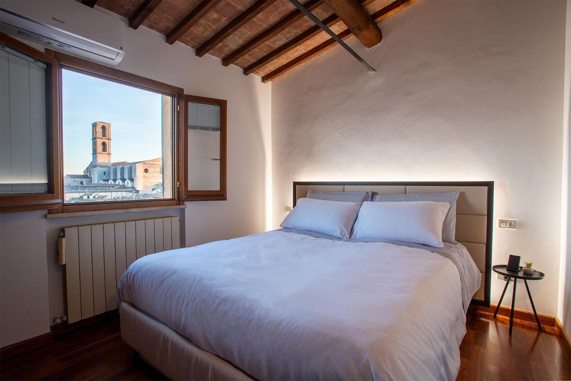 Panoramic - A Due Passi Dal Centro - Italywego Apartment *